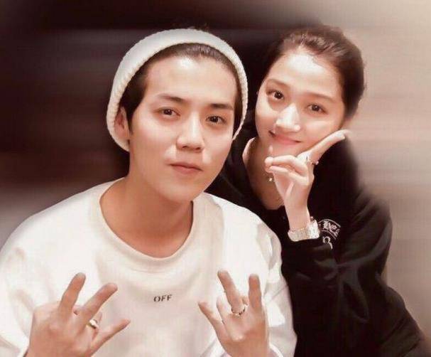 鹿晗游戏账号意外曝光，是关晓彤官方公布恋情的口头禅。是不是太甜了？