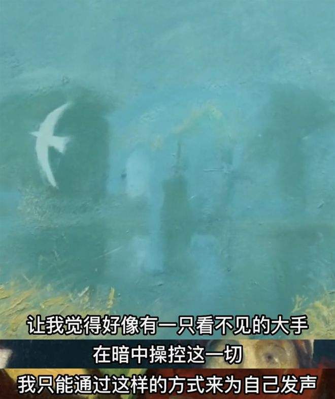 知名相声女演员半夜被“袭击”，卧室门被射成碎片，有明显弹孔。