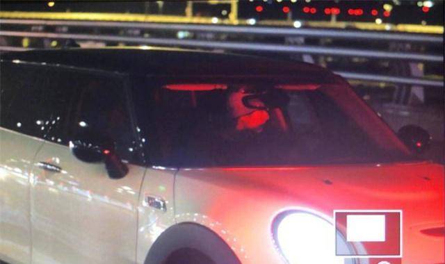 刘浩然终于拿到了驾照,可以自己去兜风了。不知道副驾驶会坐谁呢!