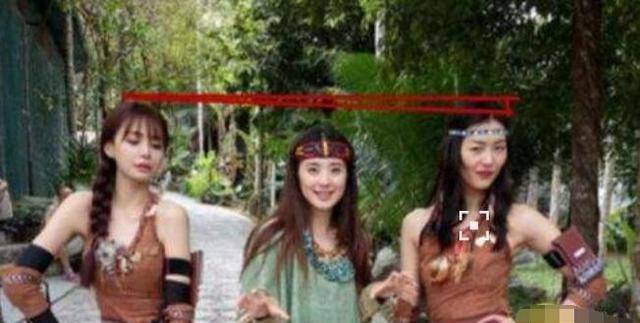 热依扎恢复机场照(热依扎晒全家福感谢粉丝)