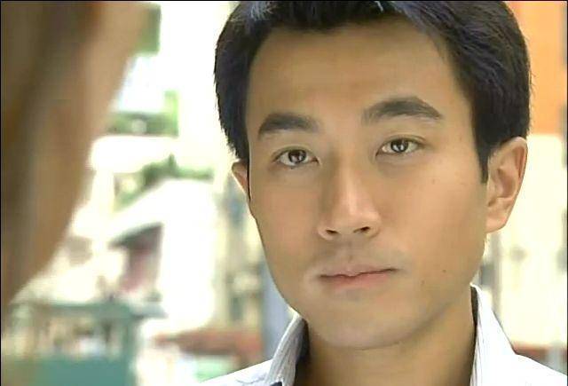 八年后，我撞见了他们过期的糖果。杨幂：满眼都是你为什么不珍惜？