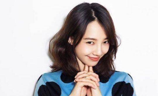 刘浩然真名叫刘源,刘亦菲以前叫安峰,Crystal原名土里土气,很配张馨!