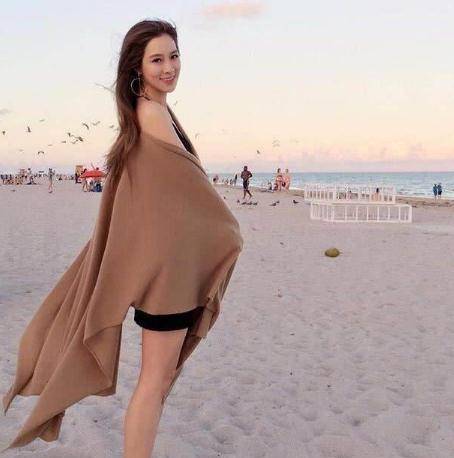 富豪嫁女儿花费14亿(14岁被称为人间尤物富豪用10亿娶回家的小说)