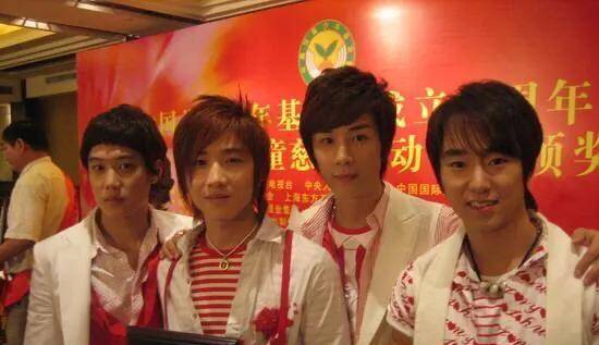 李承铉是全职爸爸(李承铉做了几年奶爸)