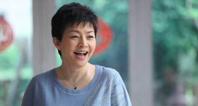 低调24年后,宋丹丹的第三任丈夫被曝光,意外揭露了大家都不敢说的真相。