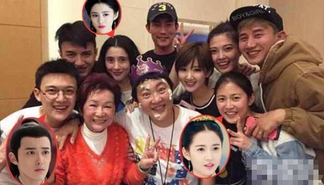 热依扎恢复机场照(热依扎晒全家福感谢粉丝)