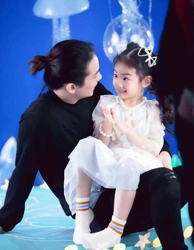 李承铉是全职爸爸(李承铉做了几年奶爸)