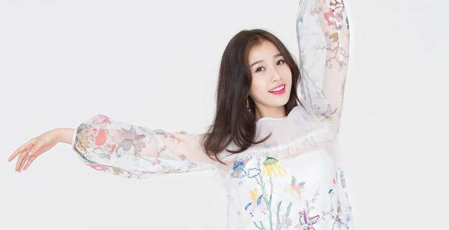 虞书欣加到了lisa好友(lisa居然比虞书欣还小)