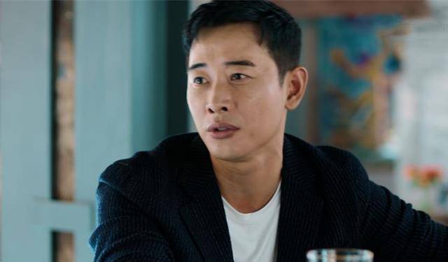 003010被韩律师觊觎的贺幸运，就是把王有德的真面目撕开的人。