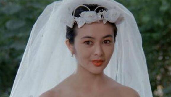 她为什么放任自己35年?扭曲的情感观里没有真正的“自爱”。