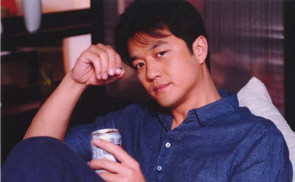 现在的王菲和张柏芝是怎么样了(张柏芝采访提问王菲)