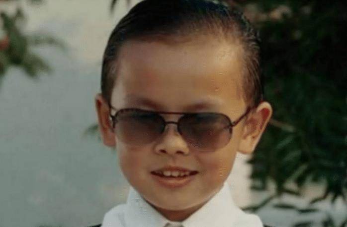 还记得《长江七号》的富二代男孩吗?现在21岁,换回女装,美得认不出来。