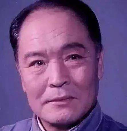 “苏大强”:长得丑，中学考了4年戏剧，一入学就爱上了。