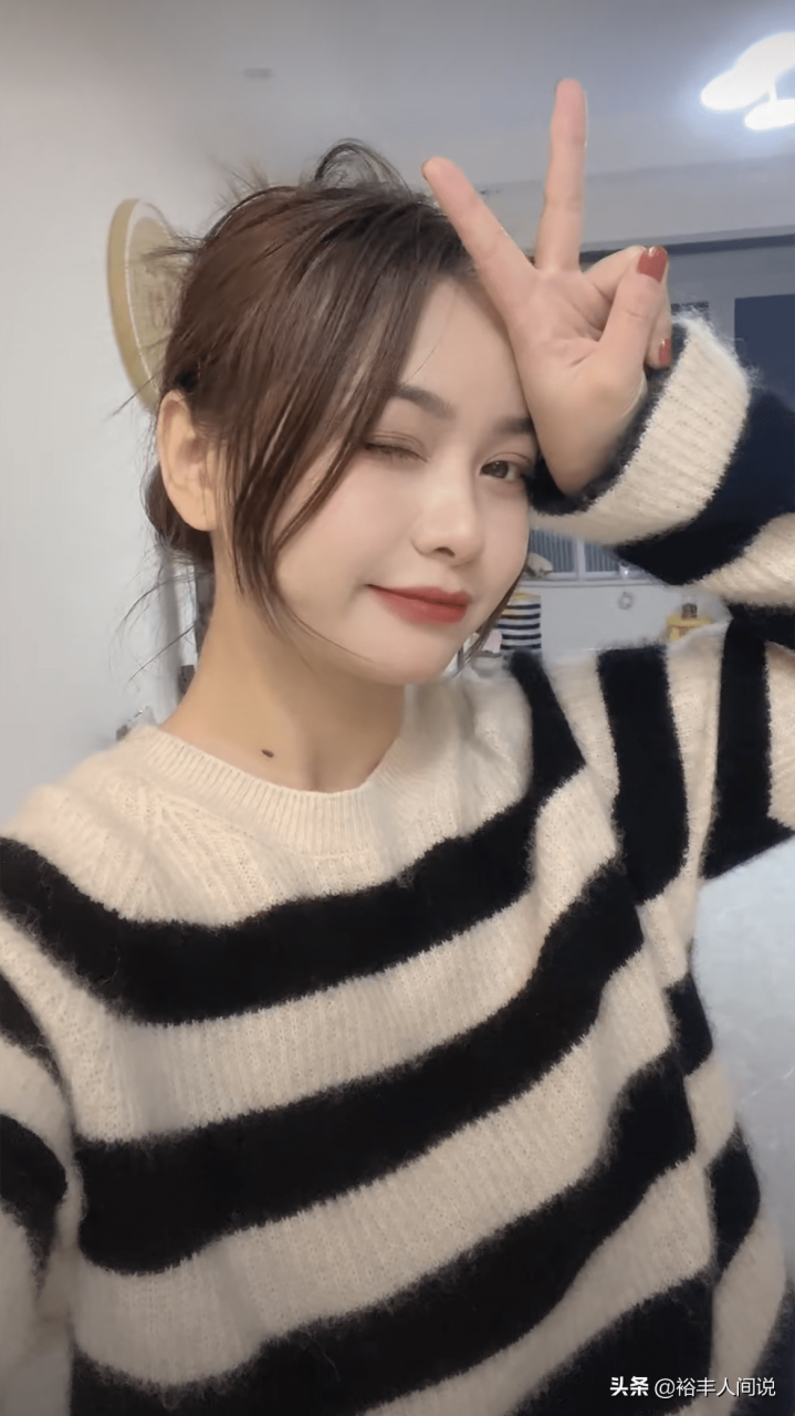 谭警官 结婚(50岁谭警官首晒父女合照!扎小辫超可爱,小21岁三婚妻子气质突出)