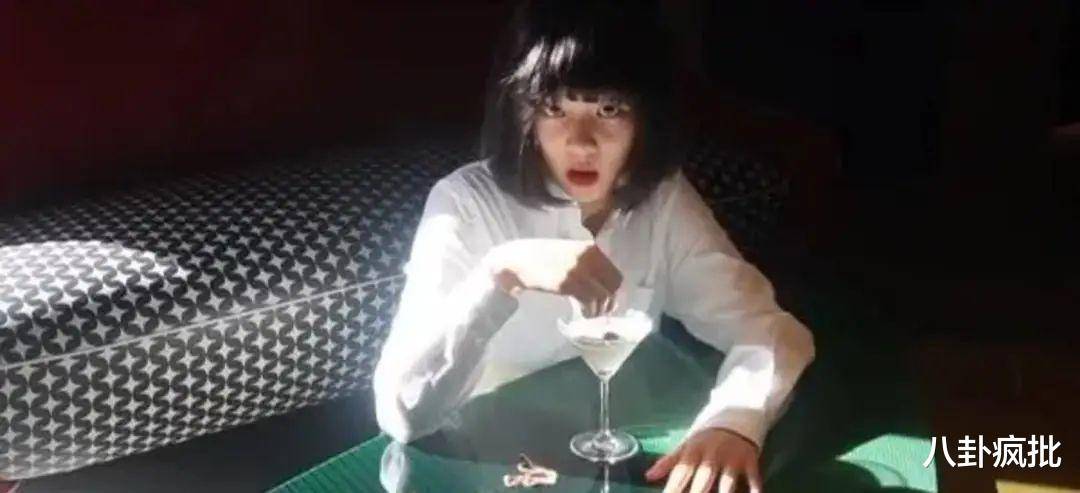 黄磊用心良苦！黄多多秀英文联健身，过度营销被吐槽！