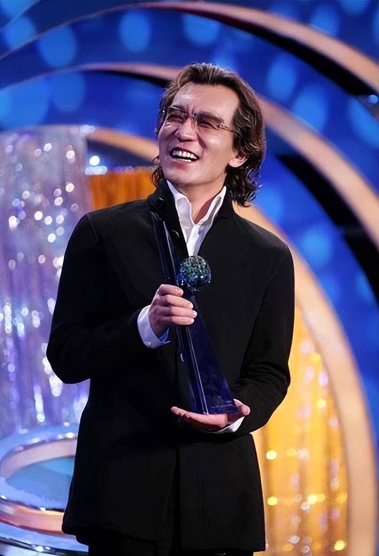 主持人王冠结婚了吗丈夫是谁(王冠李咏主持过的节目)