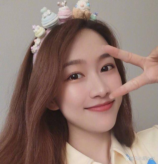 知道是营销还是圈粉，曾经是最美反派，现在30岁考上北大硕士。