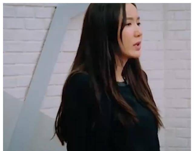 《美女暴击》刘亦菲：身价过亿，一件棉袄穿了十年，现在国籍有争议。