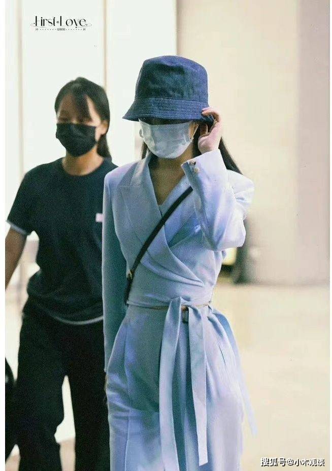 赵丽颖当服务员(赵丽颖以前做过服务员吗)