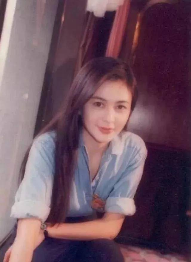 向华强为什么不嫁给美丽的关之琳?看看陈岚年轻时的照片。