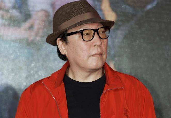 “苏大强”:长得丑，中学考了4年戏剧，一入学就爱上了。