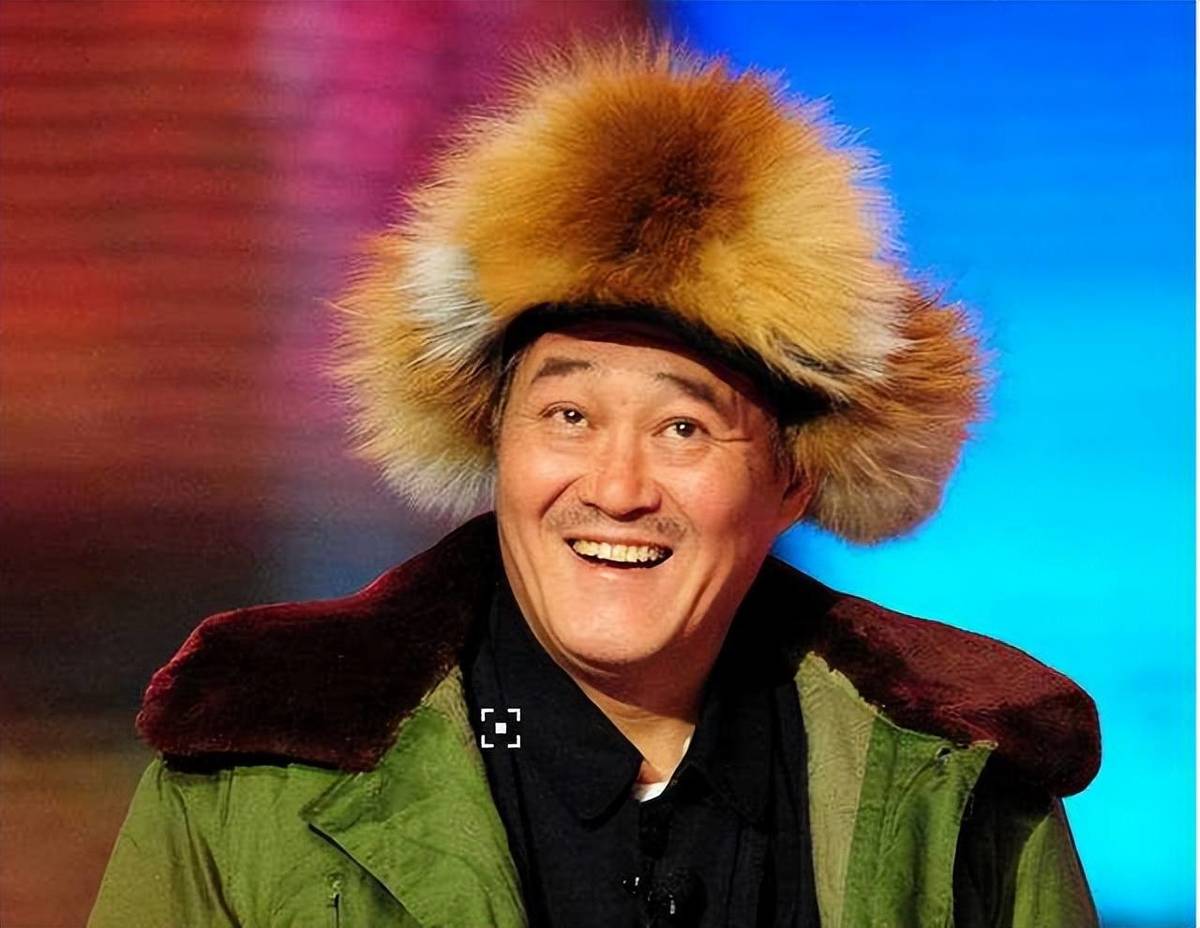 赵本山女儿直播自己存款,银行卡余额9位数,名下两辆劳斯莱斯。