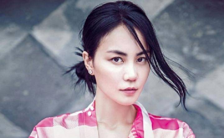 现在的王菲和张柏芝是怎么样了(张柏芝采访提问王菲)