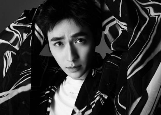 朱一龙是怎么坚持了十年才成名的(颜值与实力并存的国民偶像朱一龙)