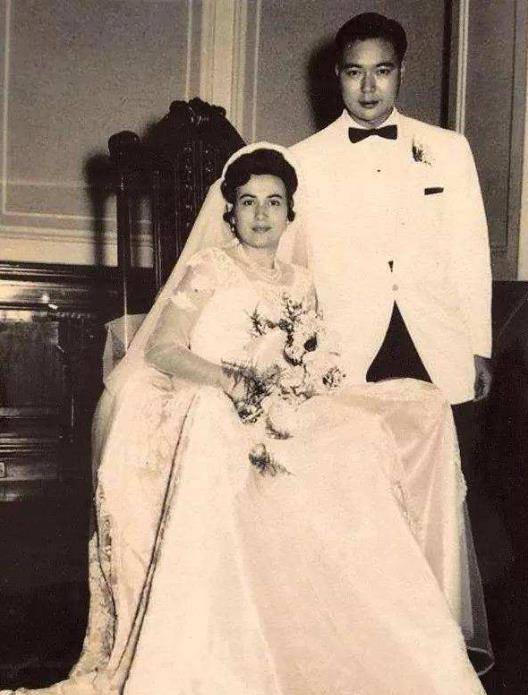 68岁的何鸿燊昔日心腹吴志诚,40岁的HKU大三学生何艳娟的《忘年交》