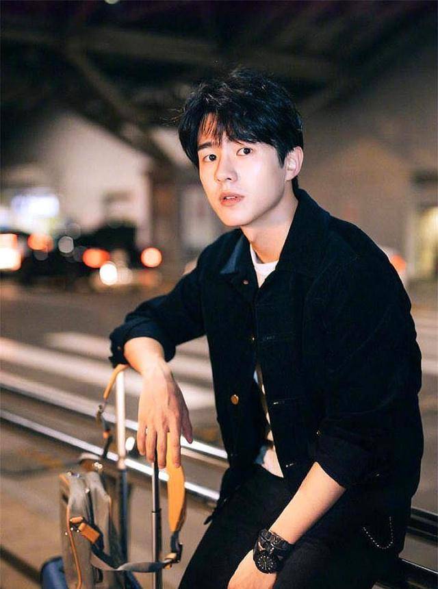 刘浩然终于拿到了驾照,可以自己去兜风了。不知道副驾驶会坐谁呢!