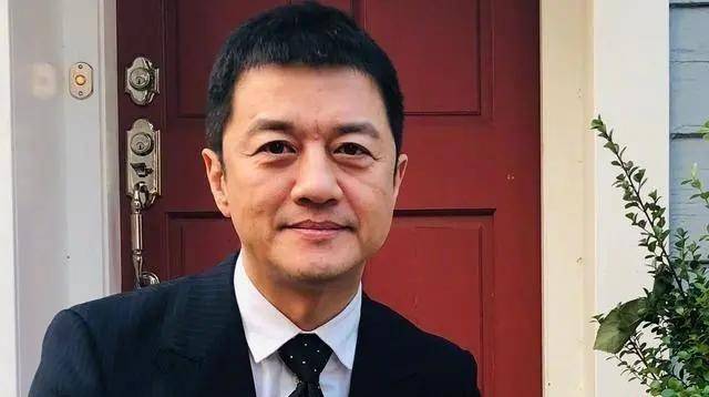 身家20亿的王菲,喜欢喝酒抽烟打麻将。她的性格和李注定要分手。