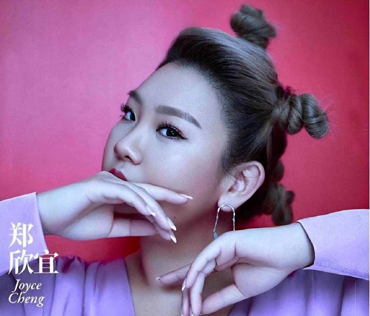 我爸不管,我妈不在。有一次我跪在男朋友面前求他不要走。郑投诉过郑吗?