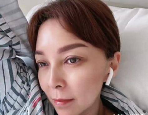 主持人吴晓蕾最近被曝光，在医院脸色苍白。一家老牌上市公司住在一栋豪宅里。