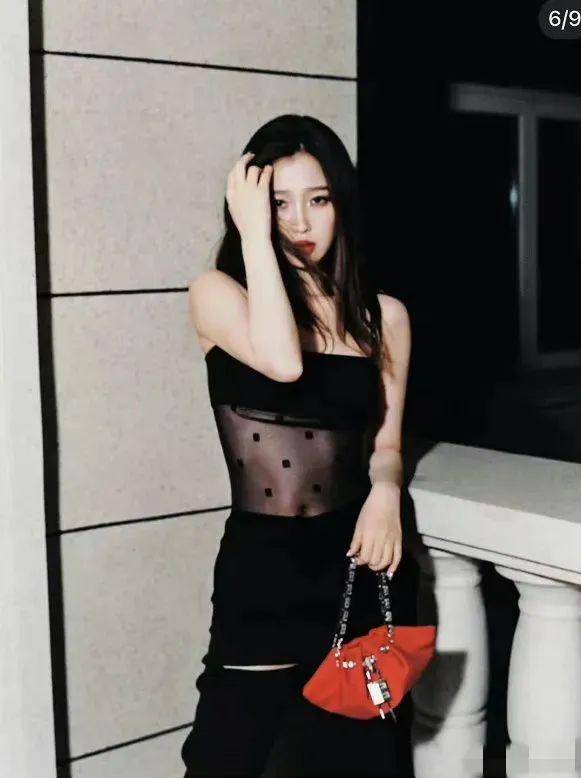 西蒙是阴性?鹿晗借酒浇愁?买Esther Yu热搜圈粉?