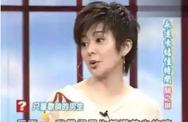 她为什么放任自己35年?扭曲的情感观里没有真正的“自爱”。