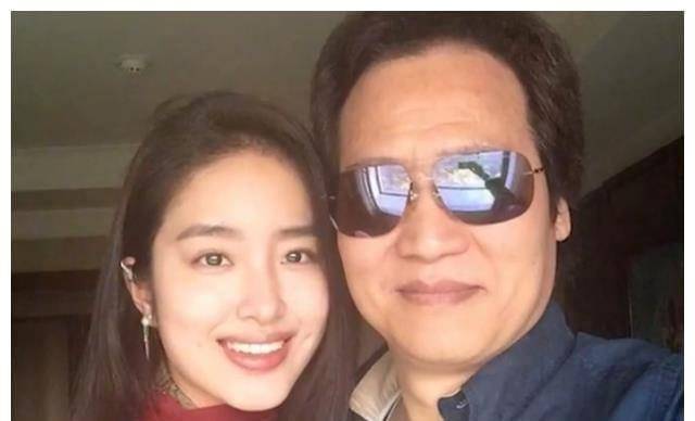 《美女暴击》刘亦菲:身价过亿,一件棉袄穿了十年,现在国籍有争议。