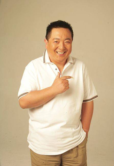 还记得主持人董浩吗？36岁那年，接到病危通知。现在他住在乡下，享受64岁的生活。