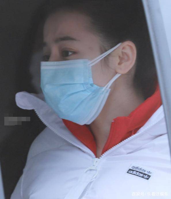 热巴是不是重新做双眼皮了(迪丽热巴的双眼皮是天生的吗)