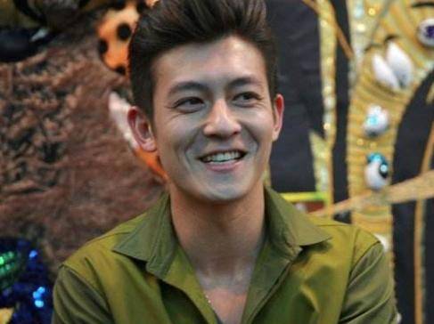 为什么女演员喜欢和陈冠希一起玩？看到合影的理由也难怪女人这么好！