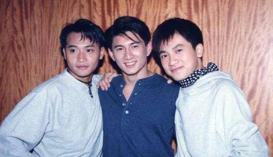 陈志朋晒蛋糕庆生(陈志朋出席网红生日宴，负责推蛋糕被群嘲，一次30万你推不推？)