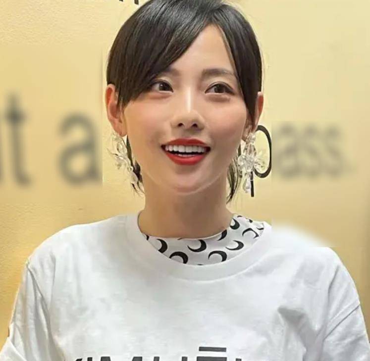 珍妮被拍到扫楼,raw图片的价值被热议。看来电视剧确实有滤镜。