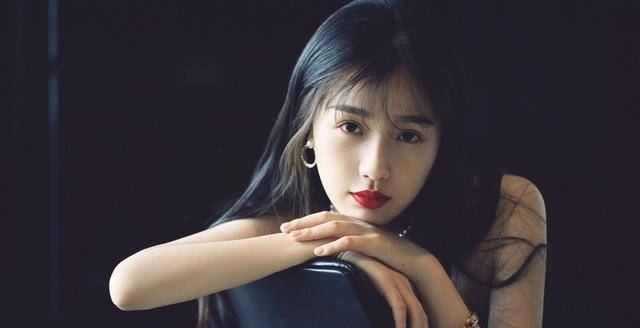 虞书欣加到了lisa好友(lisa居然比虞书欣还小)