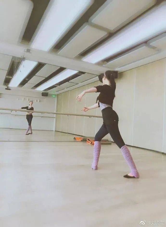 刘亦菲的腹肌(韩国腹肌刘亦菲)