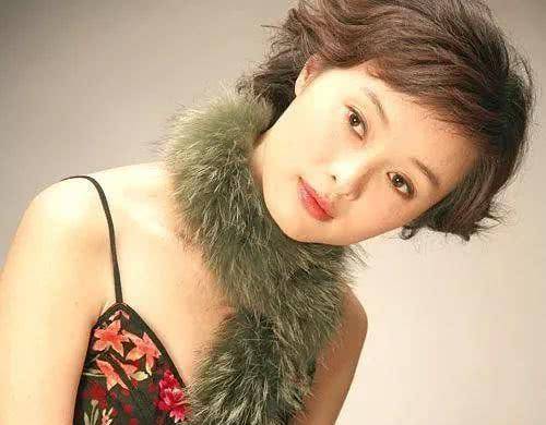 在剧中扮演第三者被骂得很惨，现实中被出卖？分手后一直没结婚！