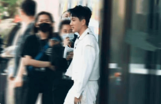 八年后,我撞见了他们过期的糖果。杨幂:满眼都是你为什么不珍惜?