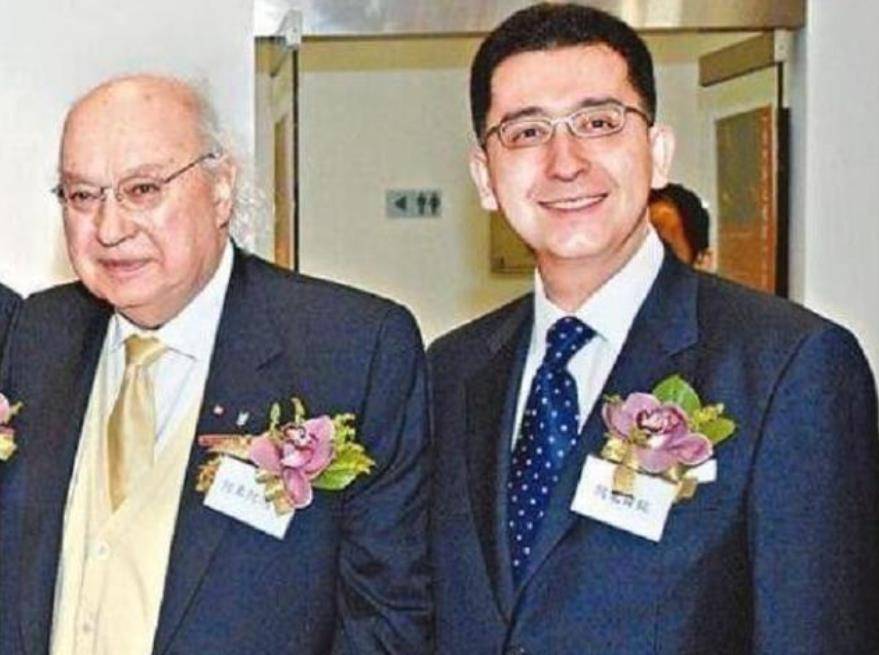 68岁的何鸿燊昔日心腹吴志诚,40岁的HKU大三学生何艳娟的《忘年交》