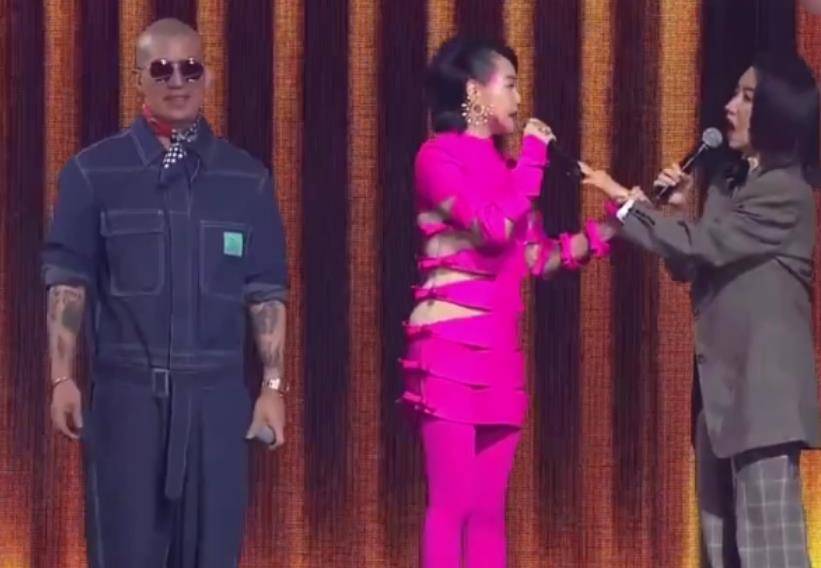 为什么要参加金曲奖?弓的回答太标准了。难怪妈妈的态度会变。