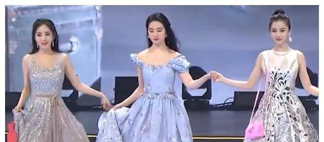 《美女暴击》刘亦菲:身价过亿,一件棉袄穿了十年,现在国籍有争议。