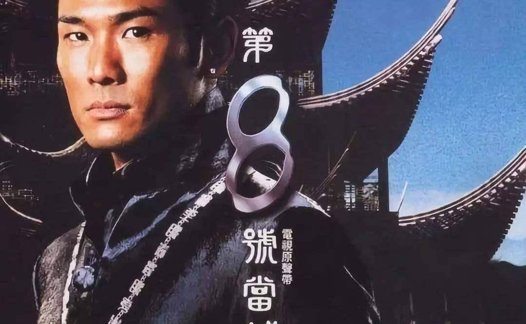 58岁的亚历杭德罗德尔非诺(Alejandro Delfino)看起来胡子拉碴,24岁的妻子很有钱,儿子看起来很高级。