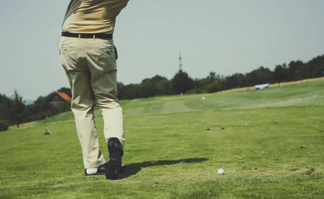 48岁的港星马浚伟获得了北京大学硕士学位:俗话说,活到老,学到老。有多少人能做到?